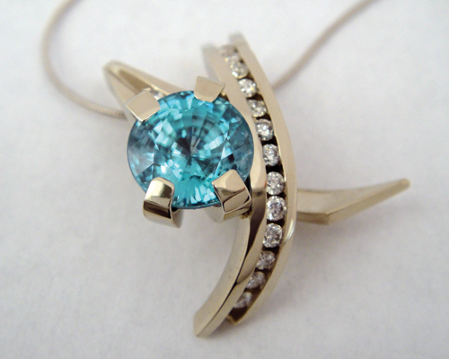 05_blue_zircon_pendant
